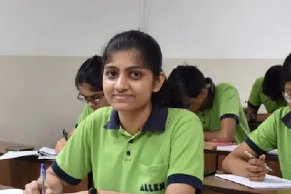 മുന്നൂറിൽ മുന്നൂറ്; എഞ്ചിനീയറിംഗ് പ്രവേശന പരീക്ഷയിൽ മുഴുവൻ മാർക്കും നേടി സ്നേഹ