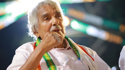 ഉമ്മൻ ചാണ്ടി (Photo- Facebook) ഉമ്മൻ ചാണ്ടി (Photo- Facebook)