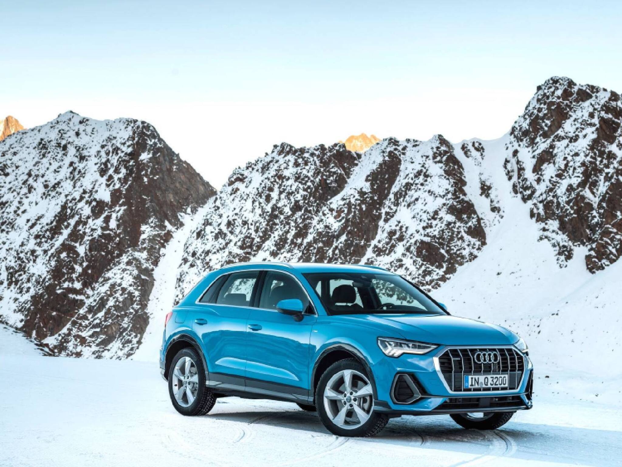 Audi Q3 in PicsAudi Q3 in Pics | ആരെയും ആകർഷിക്കുന്ന ഓഡി ക്യു 3 ; സുന്ദരമായ ഡിസൈനും സവിശേഷമായ ഫീച്ചേഴ്സും മറ്റ് വിശദാംശങ്ങളും