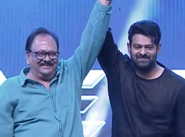  83-ാം വയസ്സിലും 55 വർഷത്തിലേറെയായി അദ്ദേഹം അഭിനേതാവാണ്. അവിസ്മരണീയമായ നിരവധി സിനിമകളിലൂടെ തെലുങ്ക് ചലച്ചിത്രമേഖലയിൽ മായാത്ത മുദ്ര പതിപ്പിച്ച കൃഷ്ണംരാജു പ്രേക്ഷകരുടെ ഹൃദയത്തിൽ എന്നും നിലനിൽക്കും. അദ്ദേഹത്തിന്റെ മരണത്തിൽ ന്യൂസ് 18 അഗാധമായ ദുഃഖം രേഖപ്പെടുത്തുന്നു.  (File/Photo)