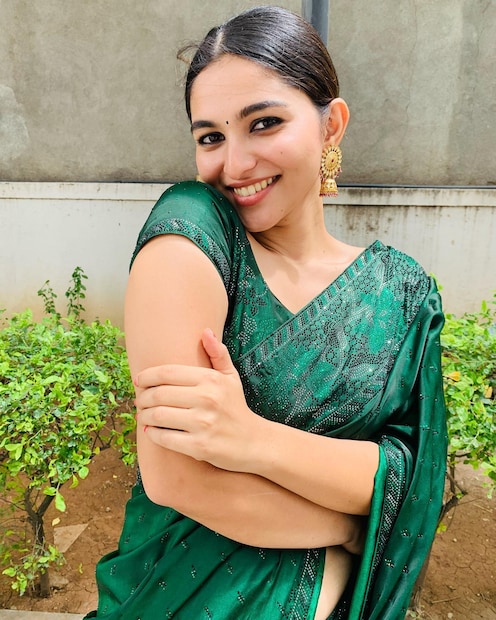  പത്തൊമ്പതാം നൂറ്റാണ്ടിലെ നങ്ങേലിയാകാന്‍ വലിയ തയാറെടുപ്പുകളാണ് താരം നടത്തിയത്. കൃത്യമായ ഡയറ്റ് പ്ലാനിലൂടെ റോളിന് വേണ്ട രൂപഭംഗി നേടി. ചിത്രീകരണം തുടങ്ങുന്നതിന് മുൻപ് ഒരുമാസത്തോളം കളരി അഭ്യസിച്ചു. അത് ജീവിതത്തിലെ വലിയൊരു മാറ്റത്തിന് കാരണമായി. 
