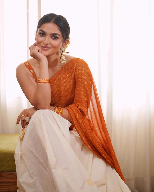  സംവിധായകൻ വിനയനാണ് പത്തൊൻമ്പതാം നുറ്റാണ്ടിലേക്ക് കയാദുവിനെ ക്ഷണിക്കുന്നത്.  കഥ കേട്ടതും കൂടുതൽ താത്പര്യം തോന്നി. ചരിത്രത്തിൽ അടയാളിപെടുത്തിയ നങ്ങേലിയെ കുറിച്ച് അതിനു മുൻപ് കേട്ടിട്ടിലായിരുന്നു. ആ വീരനായികയെ കുറിച്ച് കൂടുതൽ അറിയണമെന്ന് തോന്നി. ഓൺലൈനായി ഒരുപാട് വായിച്ചു. കൂടുതൽ അറിഞ്ഞപ്പോൾ ആ കഥാപത്രം ചെയ്യണമെന്ന് ഉറപ്പിക്കുകയായിരുന്നുവെന്ന് കയാദു പറഞ്ഞു.