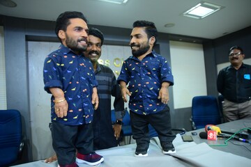 Guinness Pakru | പിറന്നാള്‍ സമ്മാനം കണ്ട് ഞെട്ടി നടന്‍ ഗിന്നസ് പക്രു; ഒറിജിനല്‍ ഏതാണെന്ന് സംശയിച്ച് കാഴ്ചക്കാരും