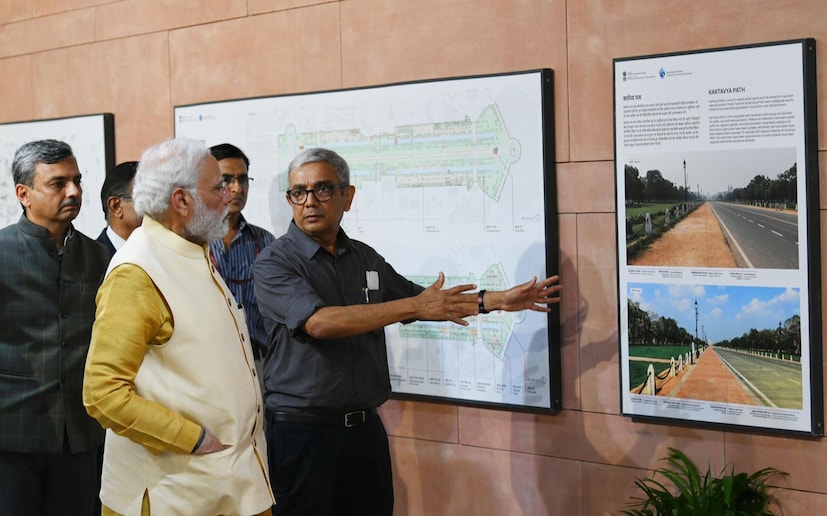  കനാലിലൂടെയുള്ള പാതകൾ ചുവന്ന ഗ്രാനൈറ്റ് നടപ്പാതകളായി പുതുക്കി പണിതിരിക്കുന്നു. മൊത്തം കനാൽ പ്രദേശത്തിന്റെ 19 ഏക്കർ നവീകരിച്ചതായി മുതിർന്ന സിപിഡബ്ല്യുഡി ഉദ്യോഗസ്ഥൻ പറഞ്ഞു. (സെൻട്രൽ വിസ്റ്റ അവന്യൂവിലെ ബെഞ്ചുകൾ നടപ്പാതകളിലെ ചുവന്ന ഗ്രാനൈറ്റുമായി തടസ്സമില്ലാതെ ചേർത്തു നിർമ്മിച്ചു. ഇപ്പോൾ ആകെ 442 ബെഞ്ചുകൾ ഉണ്ട്.)