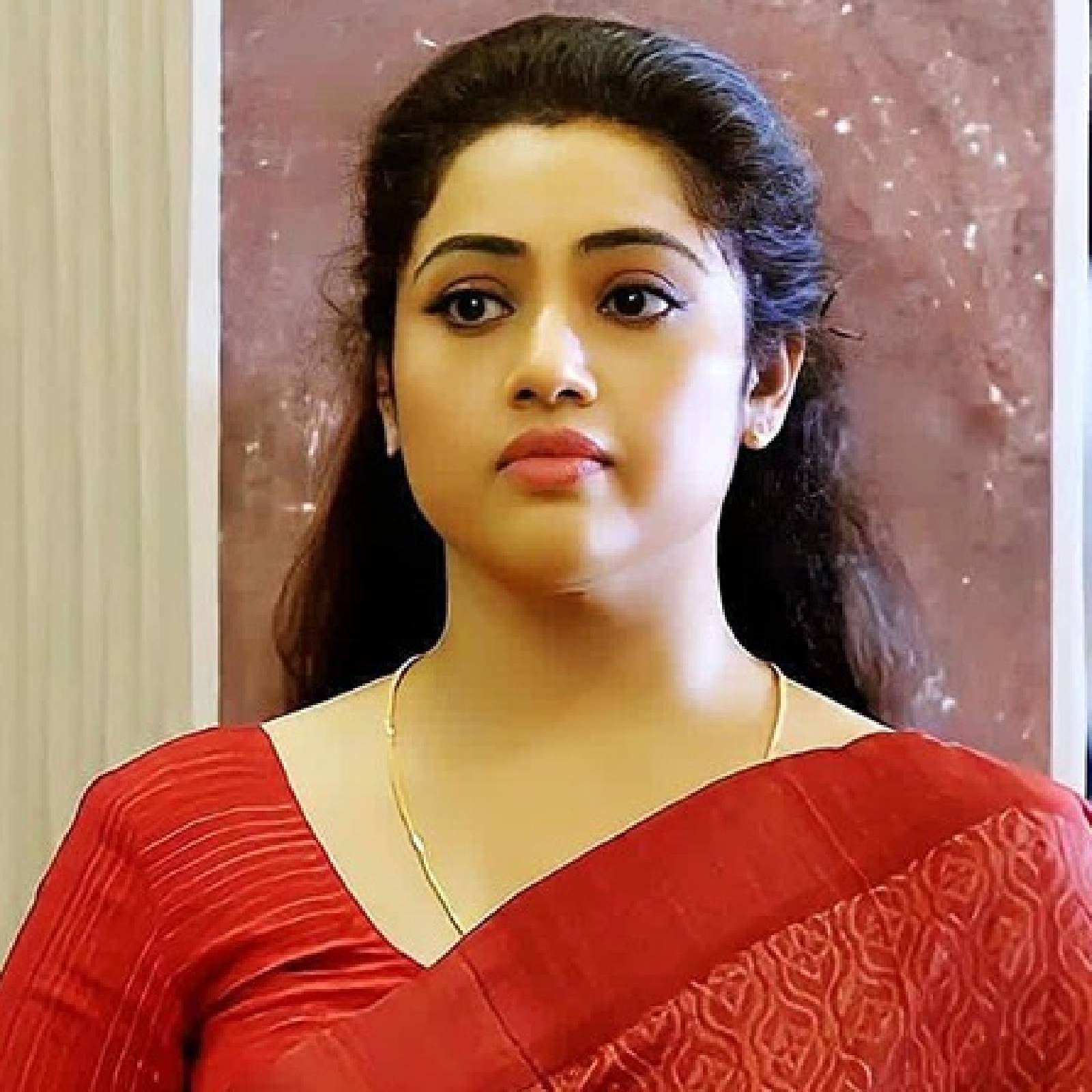  2022ൽ ഭർത്താവിന്റെ വിയോഗശേഷം ഉയർന്ന ഒരു രണ്ടാം വിവാഹാരോപണത്തിൽ മീന പ്രതികരിച്ചിരുന്നു. തന്റെ സ്വകാര്യത മാനിക്കണമെന്നും, പെട്ടെന്നുണ്ടായ വേർപാടിൽ നിന്നും മുക്തയായിട്ടില്ല എന്നുമായിരുന്നു മീനയുടെ പ്രതികരണം