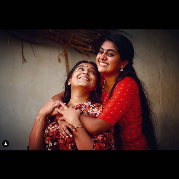  ഒരു തെക്കൻ തല്ല് കേസ് സിനിമയിൽ വാസന്തി എന്ന റോൾ ആയിരുന്നു നിമിഷയുടേത്. റോഷൻ മാത്യു ആണ് നിമിഷയുടെ നായകനായി ചിത്രത്തിൽ അഭിനയിച്ചത്