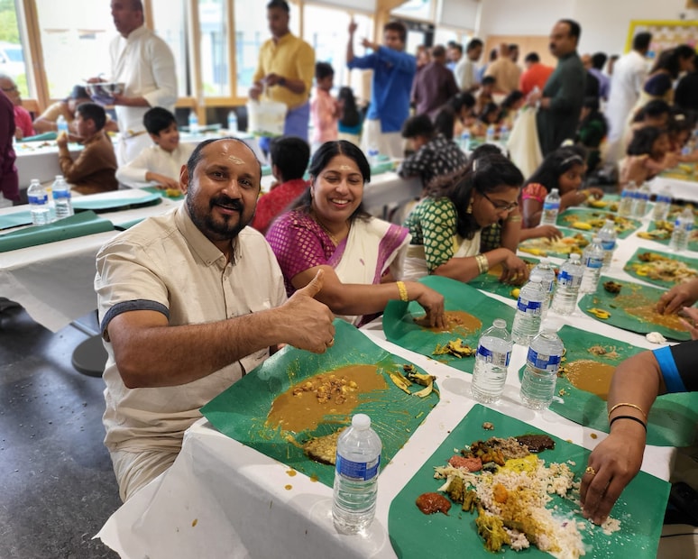  നാട്ടില്‍ ഓണം ആഘോഷിച്ചതിന്‍റെ ഓര്‍മ്മകളുമായി മറുനാട്ടില്‍ പ്രവാസികള്‍ നടത്തുന്ന ഓണാഘോഷ കാഴ്ചകള്‍ നമ്മള്‍ പലപ്പോഴും കണ്ടിട്ടുണ്ട്. അമേരിക്കയിലും ഗള്‍ഫ് രാജ്യങ്ങളിലും മലയാളി സംഘടനകള്‍ നടത്തുന്ന ആഘോഷ പരിപാടികള്‍ പ്രവാസികള്‍ക്ക് അത്രയധികം പ്രിയപ്പെട്ടതാണ്.  എന്നാല്‍ സ്കോട്ടീഷ് പർവ്വത നിരകൾക്ക് അടുത്തുള്ള ഒരു ചെറിയ പട്ടണത്തിൽ ആയിരത്തോളം മലയാളികൾ ഒത്തൊരുമിച്ച് ഓണമാഘോഷിക്കുമെന്ന് ആരും കരുതികാണില്ല.