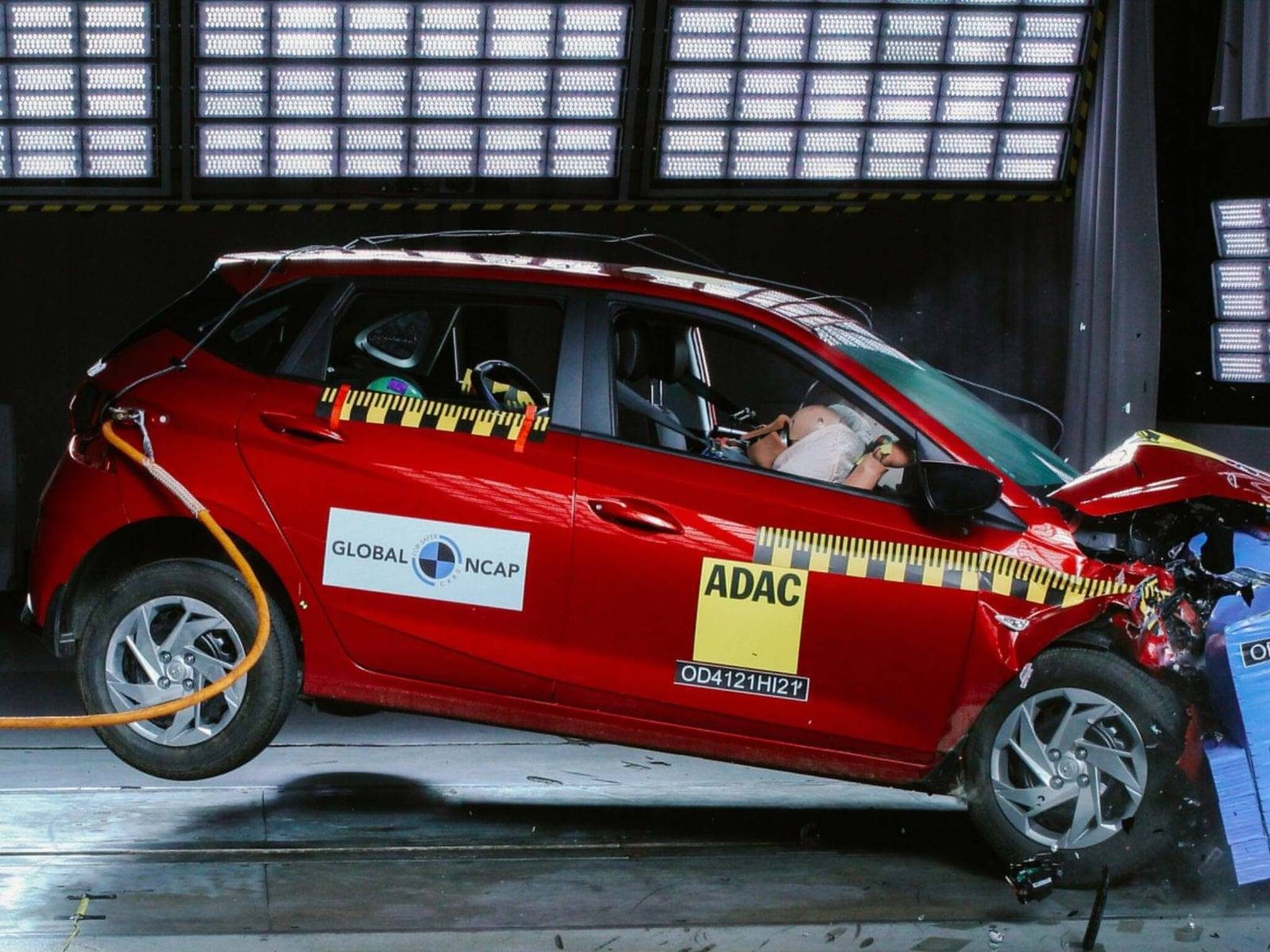 Car safety | സീറ്റ് ബെൽറ്റ് ധരിച്ചില്ലെങ്കിൽ എയർബാഗുകൾ പ്രവർത്തിക്കുമോ? കാർ സുരക്ഷയെക്കുറിച്ച് കൂടുതലറിയാം
