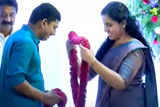 എകെജി സെന്ററില്‍ രാവിലെ 11 മണിയോടെ നടന്ന ലളിതമായ ചടങ്ങില്‍ മുഖ്യമന്ത്രി പിണറായി വിജയന്‍ ഉള്‍പ്പെടെയുളള മുതിര്‍ന്ന നേതാക്കള്‍ പങ്കെടുത്തു
