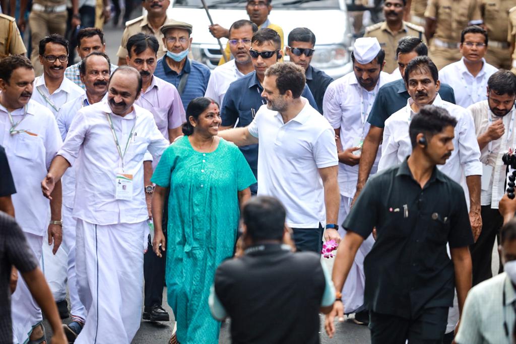  കേരളത്തില്‍ 19 ദിവസങ്ങളിലായി നടക്കുന്ന പദയാത്ര 450 കിലോമീറ്റര്‍ സഞ്ചരിക്കും. സാംസ്‌കാരിക-സാമൂഹിക മേഖലയിലെ പ്രമുഖരുമായും ജവഹര്‍ ബാല്‍മഞ്ചിലെ വിദ്യാർത്ഥികളുമായും രാഹുല്‍ഗാന്ധി സംവദിക്കും.