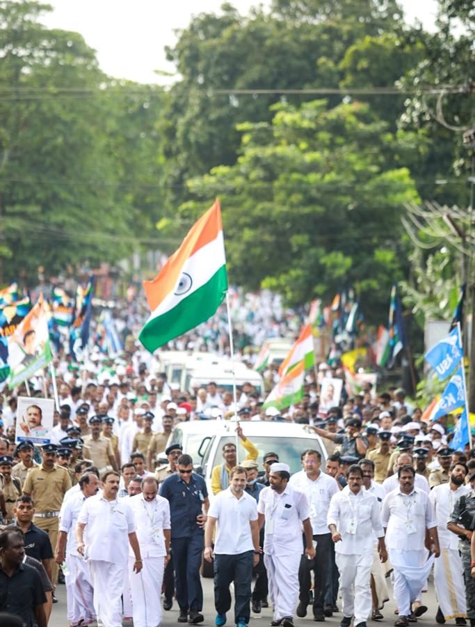  തിരുവനന്തപുരം മുതല്‍ തൃശ്ശൂര്‍ വരെ ദേശീയ പാതവഴിയും തുടര്‍ന്ന് തൃശ്ശൂര്‍ നിന്നും നിലമ്പൂര്‍ വരെ സംസ്ഥാന പാത വഴിയുമാണ് പര്യടനം.