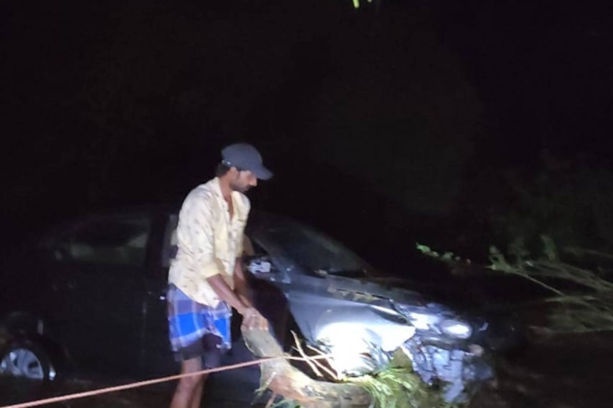 സംസ്ഥാനത്ത് മൂന്നിടത്ത് മലവെള്ളപ്പാച്ചിൽ; രണ്ട് മരണം; അട്ടപ്പാടിയിൽ കാർ ഒഴുകിപ്പോയി; വയനാട്ടിൽ റോഡ് ഒലിച്ചുപോയി