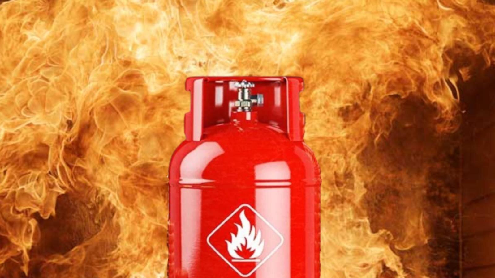 പാചകം ചെയ്യുന്നതിനിടെ ഗ്യാസ് പൊട്ടിത്തെറിച്ച് മൂന്നുപേര്‍ക്ക്