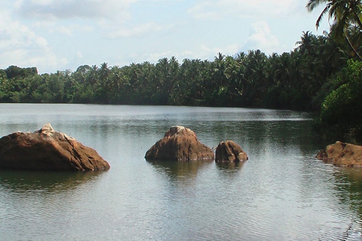 കൊല്ലൂർ സൗപർണികയിൽ കുളിക്കുന്നതിനിടെ മലയാളി യുവതിയെ ഒഴുക്കിൽപ്പെട്ട് കാണാതായി
