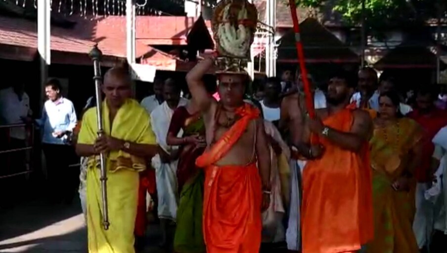  മഹാനവമി നാളില്‍ ഉച്ചയ്ക്ക് ഒരു മണിക്ക് ദേവിയുടെ പുഷ്പരഥോത്സവം നടക്കും.