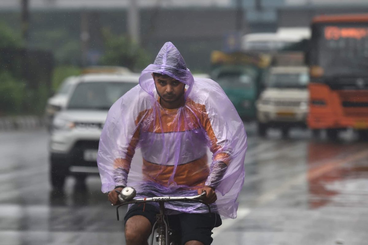 Rain in Delhi| ഡൽഹിയിൽ കനത്ത മഴ; റോഡുകളിൽ വെള്ളം കയറി; ചിത്രങ്ങള്‍