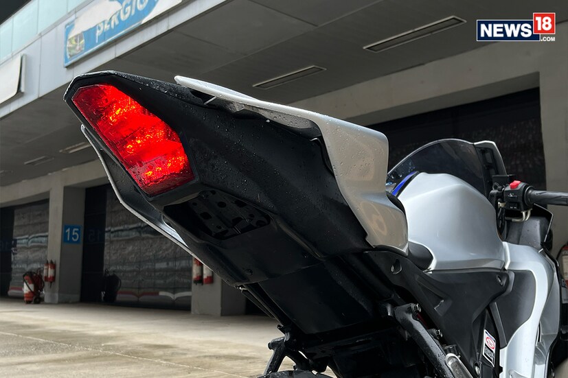 Yamaha R15 V4 M