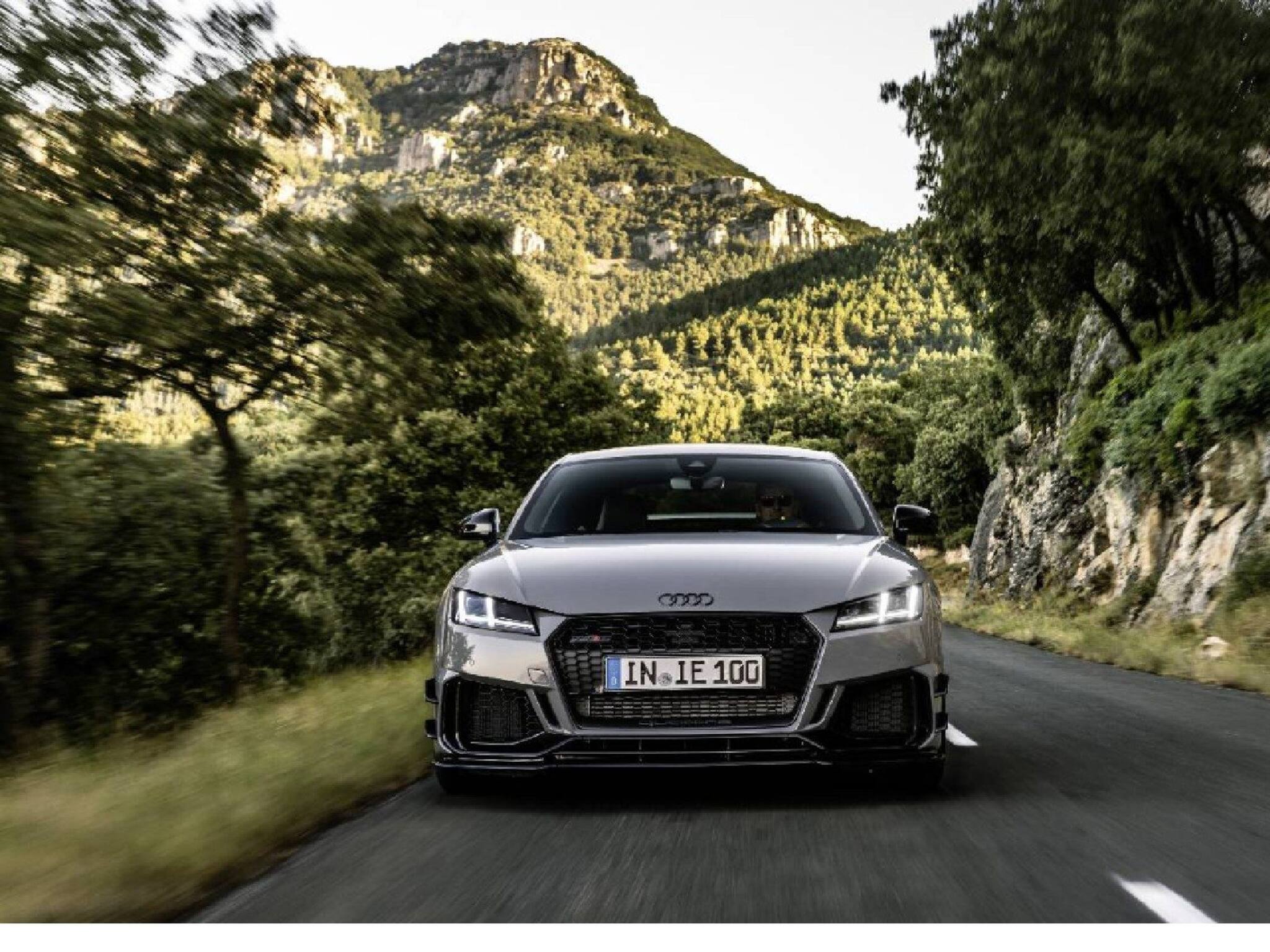 Audi TT RS Coupe | മനോഹരമായ ഡിസൈനും സവിശേഷമായ ഫീച്ചറുകളും; ഓഡി ടിടി ആർഎസ് കൂപ്പെ ഐക്കണിക് പതിപ്പ്