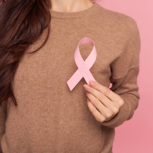 Breast Cancer, Breast Cancer Awareness Month, Common Signs and Symptoms of Breast Cancer, Breast Cancer symptoms, സ്തനാർബുദം, സ്തനാർബുദം ലക്ഷണങ്ങൾ