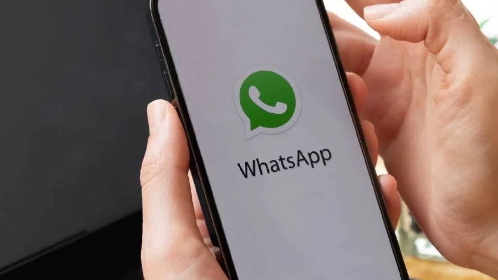 ലോകമെമ്പാടും വാട്സാപ്പ് നിശ്ചലം; സന്ദേശങ്ങൾ കൈമാറാനാകുന്നില്ല