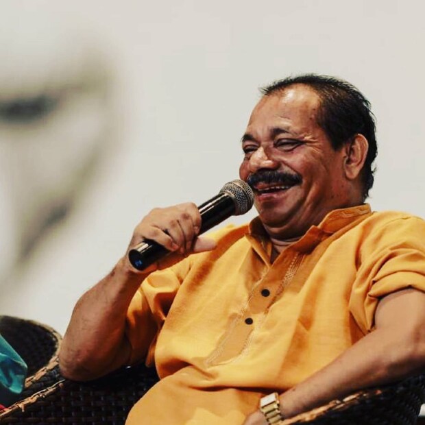  ദൂരദർശൻ കേന്ദ്രം ജീവനക്കാരനായിരുന്ന പിതാവ് മോഹൻ കോവിഡ് ബാധയെത്തുടർന്ന് ചികിത്സയിൽ കഴിയവെയാണ് മരിച്ചത്. തനിക്ക് ഏറെ വേണ്ടപ്പെട്ട അച്ഛന്റെ വിയോഗത്തെക്കുറിച്ച് അഭയ പല പോസ്റ്റുകളിലും പറഞ്ഞിട്ടുണ്ട്