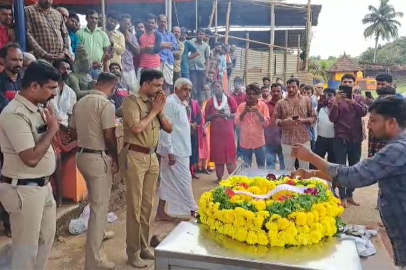  ക്ഷേത്ര നിവേദ്യം മാത്രമാണ് ആഹാരം. തടാകത്തിന് നടുവിലായാണ് ക്ഷേത്രം സ്ഥിതി ചെയ്യുന്നത്. തടാകത്തിൽ എല്ലായ്‌പ്പോഴും വെള്ളമുണ്ടാവും. ഇവിടെയാണ് ബബിയയുടെ വാസം.