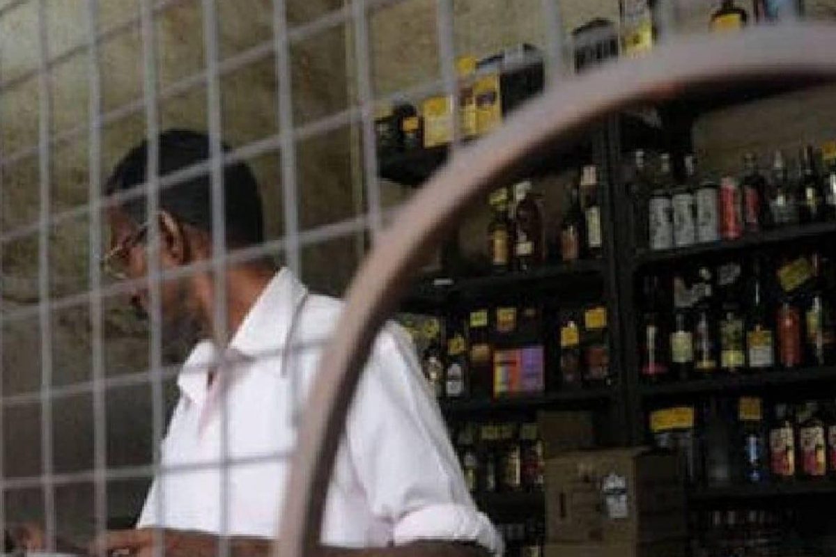 മഴക്കാലത്ത് ബിയർ വിൽപ്പന കുറയുമെന്നതിനാൽ അതിനനുസരിച്ചാണ് കോർപറേഷൻ വാങ്ങിയിരുന്നത്. പതിവുരീതി മാറ്റിയതോടെയാണ് ബിയർ നശിപ്പിക്കേണ്ടി വരുന്നത്