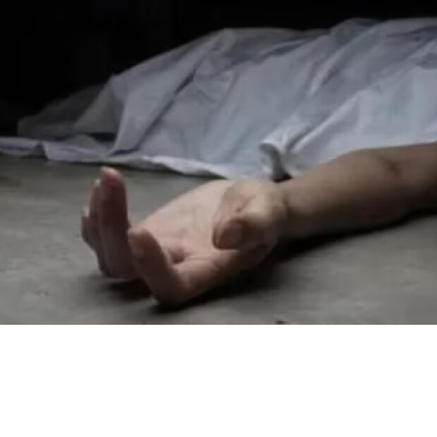Andra pradesh, children, protest, fathers house, mother, funeral, അമ്മ, മരണം, അന്ത്യകര്‍മ്മങ്ങള്‍, പിതാവ്, വീട്‌