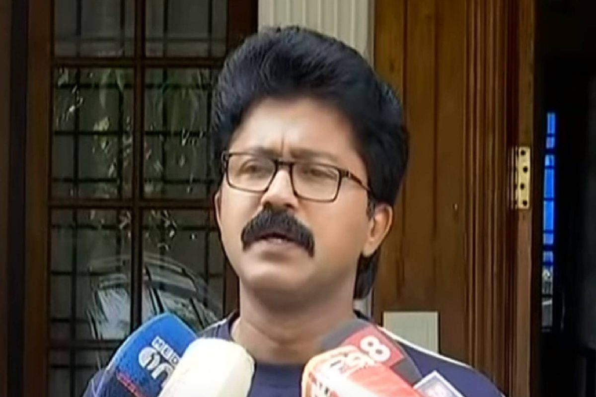 'കോണ്‍ഗ്രസിന്‍റെ തീരുമാനം അംഗീകരിക്കുന്നു, പാർട്ടിക്ക് മുന്നിലും പൊതു സമൂഹത്തിലും നിഷ്കളങ്കത തെളിയിക്കും'