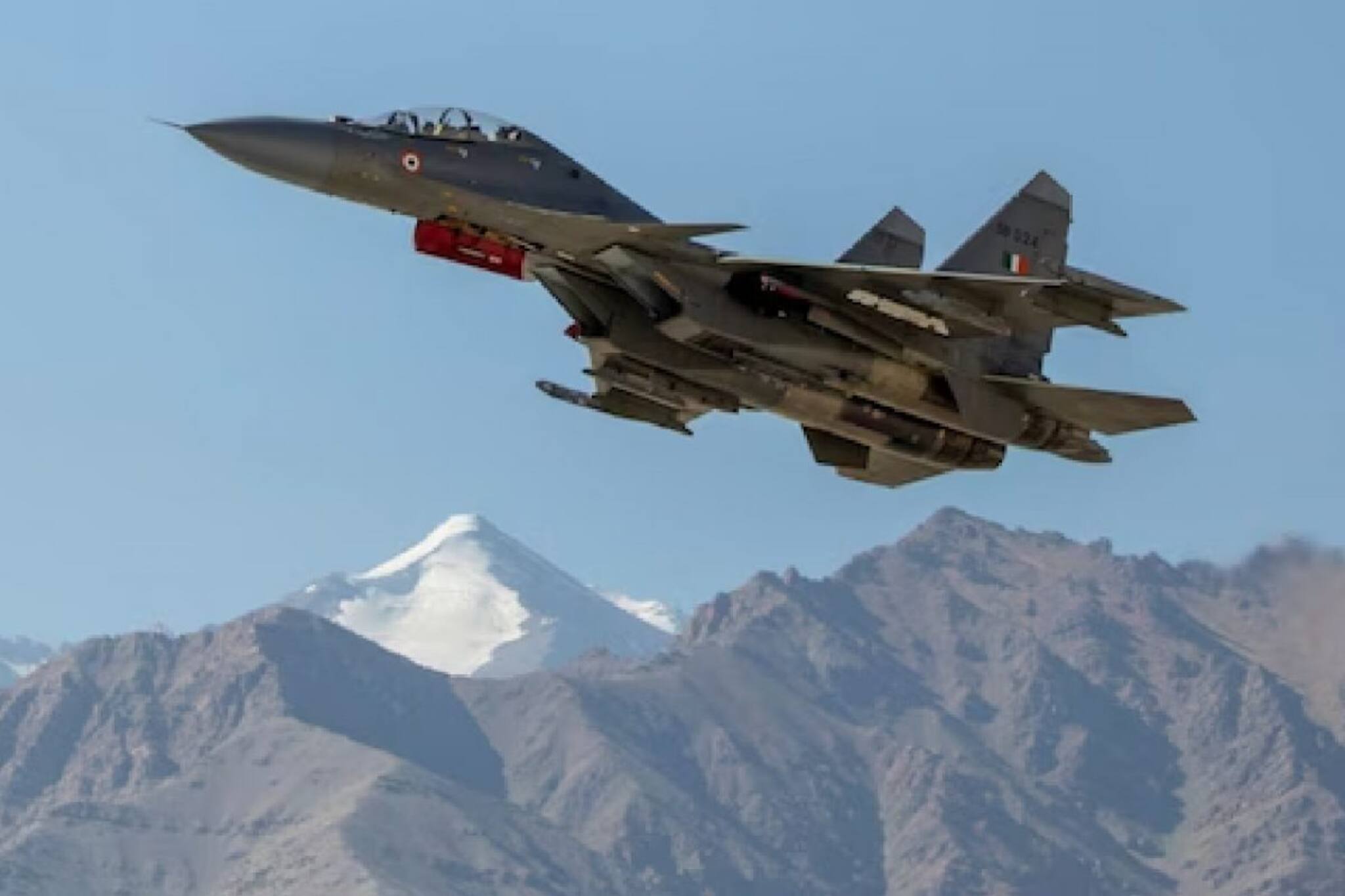 അതിർത്തിയിലെ ചൈനയുടെ പ്രവർത്തനങ്ങൾ; യുദ്ധവിമാനങ്ങളിറക്കാൻ ലഡാക്ക് എയർഫീൽഡ് നവീകരിക്കാൻ ഒരുങ്ങി ഇന്ത്യ