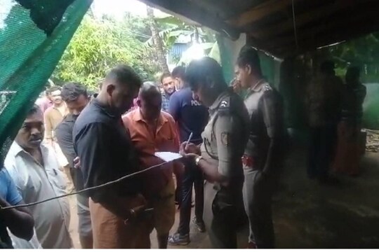 അവിവാഹിതനും കടുത്ത പ്രമേഹരോഗിയായുമായ മകനെ കുറെ നാളുകളായി ബാലകൃഷ്ണനാണ് പരിചരിച്ചിരുന്നത്.