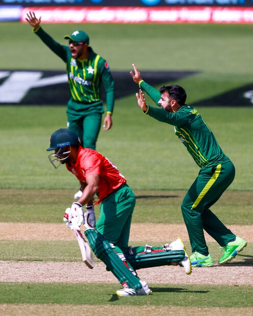 shadab khan appeals for an LBW