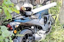 വിവാഹത്തലേന്ന് താലി പൂജിക്കാൻ പോകും വഴി അപകടം; പരിക്കേറ്റ പ്രതിശ്രുത വരനെ ആശുപത്രിയിലെത്തിച്ചത് മന്ത്രി