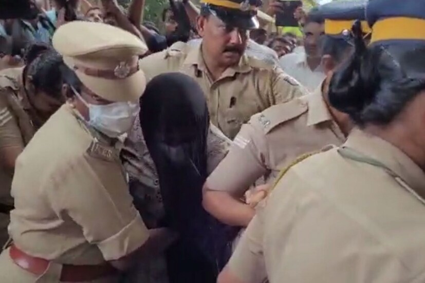  ഷാരോണിന്റെ മരണമൊഴിയിൽ ഗ്രീഷ്മയെ കുറിച്ചൊന്നും പറയുന്നില്ല എന്ന വാദവും പ്രതിഭാഗം ഉന്നയിച്ചു. ഗ്രീഷ്മയെ ക്രിമിനലാക്കി മാറ്റിയത് ഷാരോണാണ്. ഗ്രീഷ്മയുടെ സ്വകാര്യ ചിത്രങ്ങൾ ഷാരോണിന്റെ പക്കലുണ്ടായിരുന്നു. അതേക്കുറിച്ചും അന്വേഷണം വേണം. ഗ്രീഷ്മയുടെ ഭാഗത്തു നിന്നു കൂടി ചിന്തിക്കണമെന്നും പ്രതിഭാഗം അഭിഭാഷകൻ പറഞ്ഞു.