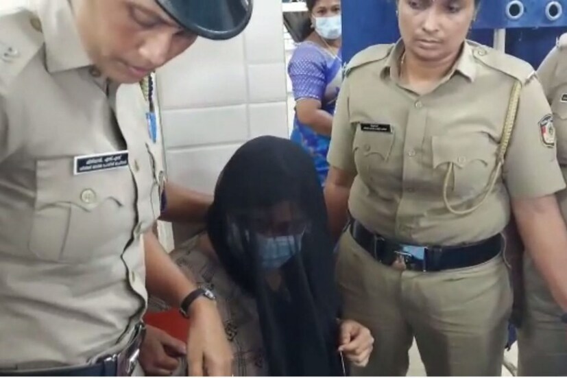  ഗ്രീഷ്മയ്ക്ക് വൈദ്യസഹായം ഉറപ്പാക്കണമെന്ന് കോടതി നിർദേശിച്ചു. പാറശ്ശാല പൊലീസിന്റെ വീഴ്ച ചൂണ്ടിക്കാണിച്ചായിരുന്നു പ്രതിഭാഗത്തിന്റെ വാദം. വിഷം കൊടുത്തു കൊന്നു എന്ന എഫ്ഐആർ പോലും പൊലീസിന്റെ പക്കലില്ല എന്ന് ഗ്രീഷ്മയ്ക്ക് വേണ്ടി ഹാജരായ അഭിഭാഷകൻ വാദിച്ചു.