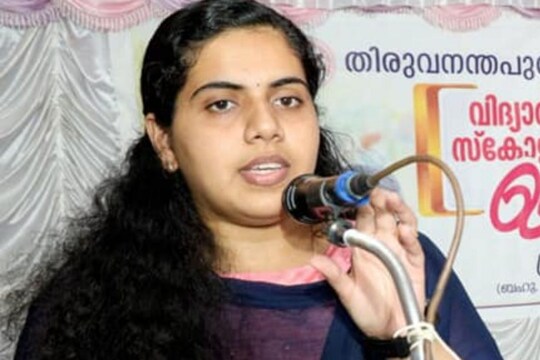 സിപിഎം തിരുവനന്തപുരം ജില്ലാ കമ്മിറ്റി ഓഫീസിലെത്തി നേതൃത്വത്തിന് വിശദീകരണം നല്‍കിയതിന് ശേഷമാണ് മേയര്‍ മുഖ്യമന്ത്രിയുടെ ഓഫീസില്‍ എത്തിയത്