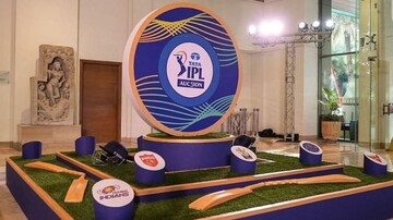 ഐപിഎല്‍ താരലേലത്തിന് കൊച്ചി ഒരുങ്ങി; ഓരോ ടീമിന്‍റെയും പേഴ്സില്‍ എത്ര കോടി ?