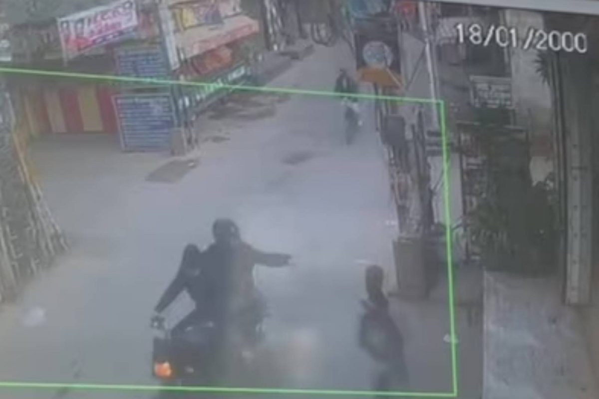 ഡൽഹി പെൺകുട്ടിയെ ആക്രമിക്കാൻ ആസിഡ് വാങ്ങിയത് ഓൺലൈനിൽ; ആമസോണിനും ഫ്ലിപ്കാർട്ടിനും വനിതാ കമ്മീഷൻ നോട്ടീസ്