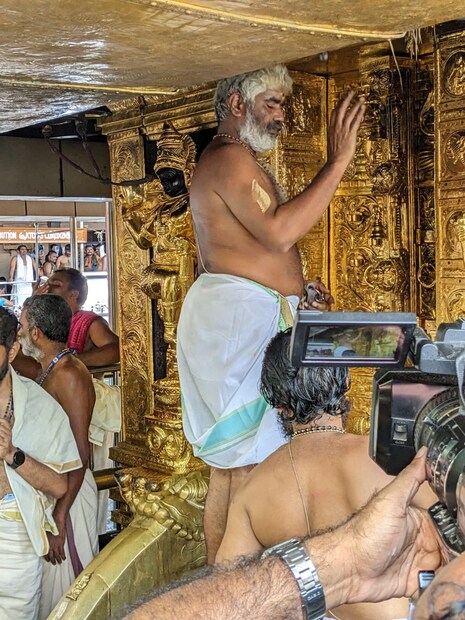  ഭക്തിസാന്ദ്രമായ ശബരിമലയിൽ 41 ദിവസത്തെ മണ്ഡലകാല തീർഥാടനത്തിന് ഇന്ന് പരിസമാപ്തി.