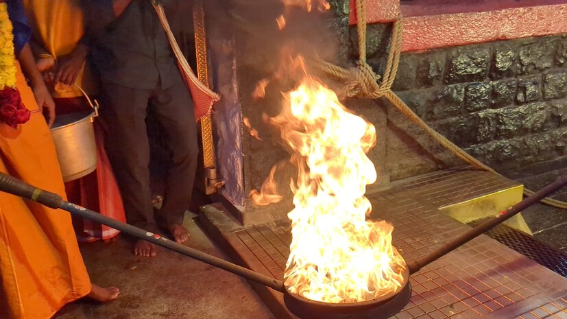  മണ്ഡല മഹോത്സവത്തിന്‍റെ അവസാന ദിനമായ ഇന്ന് 41,225 പേർ മാത്രമാണ് വെർച്വൽ ക്യൂ വഴി ദർശനത്തിന് രജിസ്റ്റർ ചെയ്തിട്ടുള്ളത്.