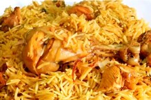 വാക്കുപാലിച്ച് അർജന്റീന ആരാധകൻ; സൗജന്യമായി ബിരിയാണി വിതരണം നടത്തി ഹോട്ടലുടമ; നീണ്ട ക്യൂ