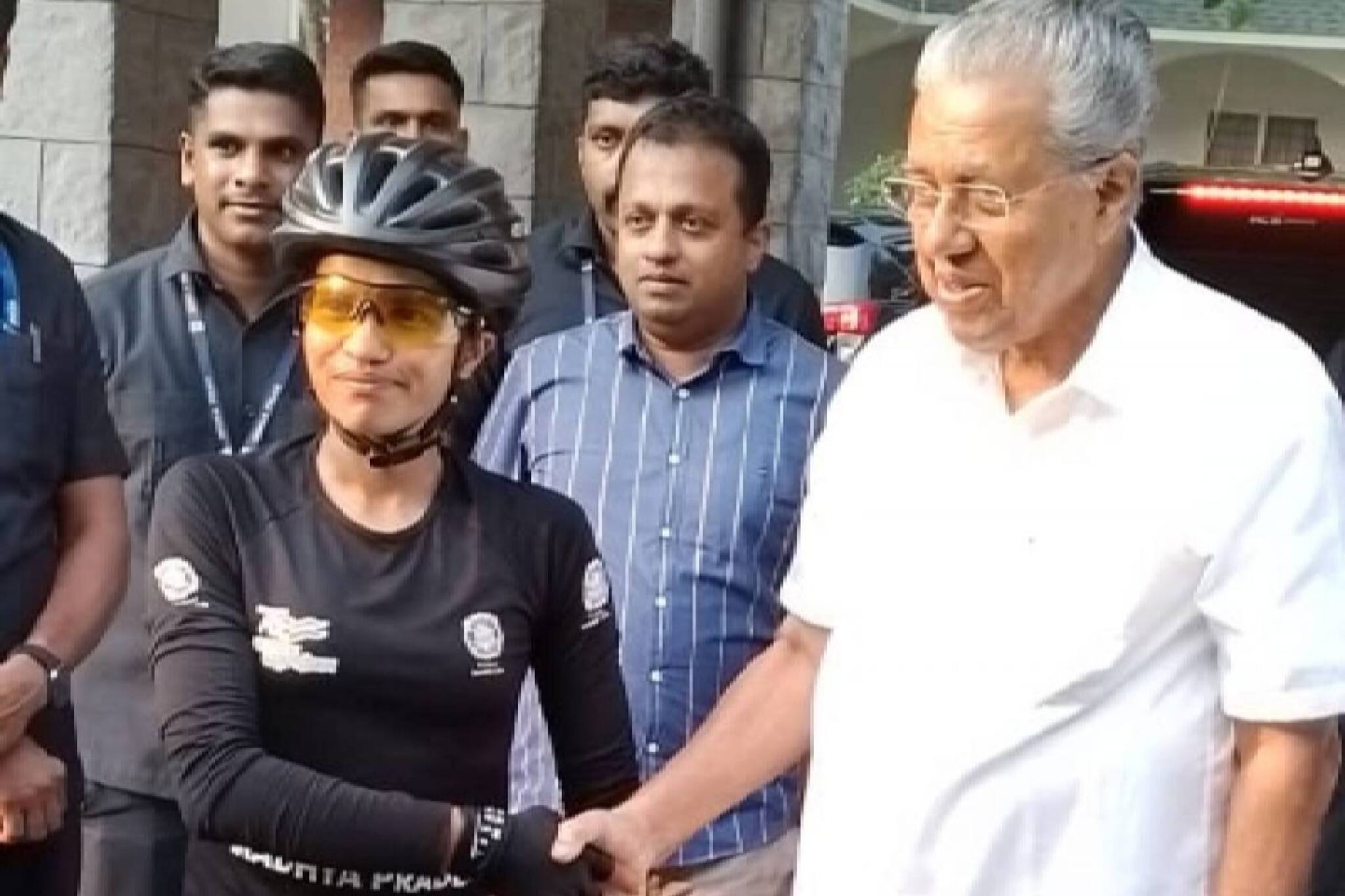 സ്ത്രീ സുരക്ഷയ്ക്ക് സൈക്കിൾ യജ്ഞവുമായി മധ്യപ്രദേശിൽ നിന്നും ആശ മാൽവിയ കേരളത്തിൽ; ലക്ഷ്യം 20,000 കിലോമീറ്റർ യാത്ര