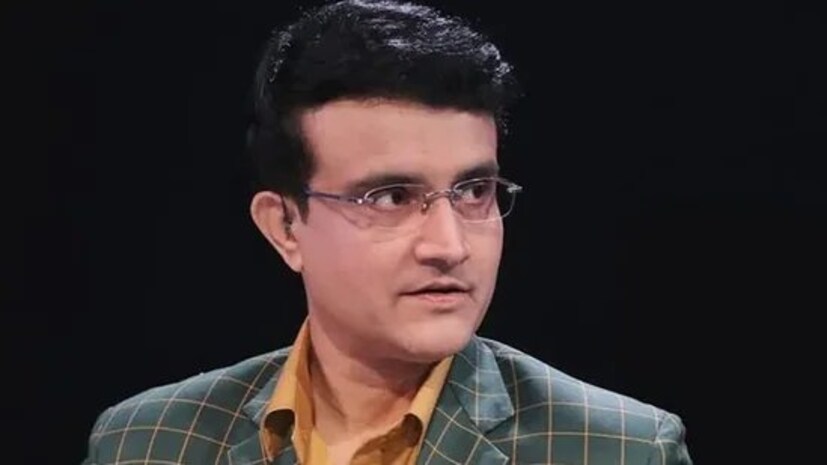   കൊൽക്കത്തയിലെ രാജകുമാരൻ എന്നറിയപ്പെടുന്ന ഇന്ത്യൻ ക്രിക്കറ്റ് താരം സൗരവ് ഗാംഗുലി 2007 നവംബർ 15-ന് വിരമിച്ചു, അതിനുശേഷവും ഗാംഗുലി ക്രിക്കറ്റിൽ സജീവമായിരുന്നു. ഇന്ത്യൻ പ്രീമിയർ ലീഗിന്റെ ഗവേണിംഗ് കൗൺസിലിലെ നാല് അംഗങ്ങളിൽ ഒരാളാണ് ഗാംഗുലി, മത്സരത്തിന്റെ എല്ലാ വശങ്ങളും കൈകാര്യം ചെയ്യുന്നതിന്റെ ചുമതലയാണ് ഗാംഗുലിക്ക് ഉള്ളത്. ഏഴ് വർഷം മുമ്പ് സൗരവ് എന്ന പേരിൽ കൊൽക്കത്തയിൽ നാല് നിലകളുള്ള പ്രീമിയം റെസ്റ്റോറിന്‍റും അദ്ദേഹം ആരംഭിച്ചു. ബോർഡ് ഓഫ് കൺട്രോൾ ഫോർ ക്രിക്കറ്റ് ഇൻ ഇന്ത്യയുടെ (ബിസിസിഐ) 39-ാമത് പ്രസിഡന്റായി അദ്ദേഹം തിരഞ്ഞെടുക്കപ്പെട്ടു. പിന്നീട് ആ സ്ഥാനത്തുനിന്ന് അദ്ദേഹം പടിയിറങ്ങി. ഇപ്പോഴും ക്രിക്കറ്റുമായി ബന്ധപ്പെട്ടുതന്നെയാണ് ഗാംഗുലിയുടെ പ്രവർത്തനങ്ങളേറെയും.