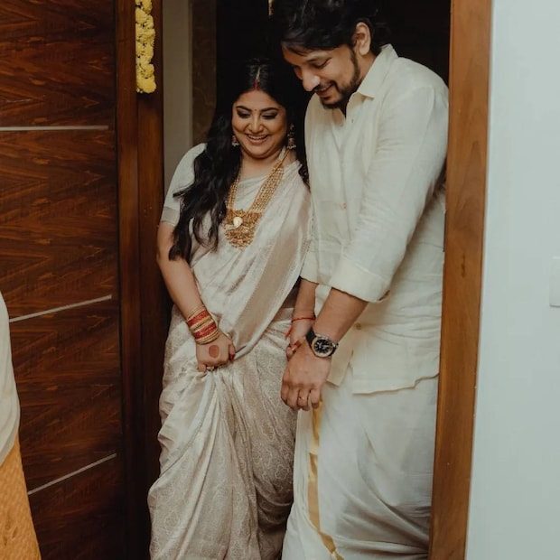  ശരീരഭാരം വർദ്ധിച്ചതില്പിന്നെ മഞ്ജിമ നേരിട്ട ബോഡി ഷെയിമിങ് തീരെ ചെറുതല്ല. ഇതിനെതിരെ താരം പ്രതികരിച്ചിട്ടുമുണ്ട്. വിവാഹശേഷം സന്തോഷകരമായ ജീവിതം നയിക്കുന്നതിന്റെ വിശേഷങ്ങൾ മഞ്ജിമ ഇൻസ്റ്റഗ്രാം സ്റ്റോറീസിലൂടെ പങ്കിടാറുണ്ട്. എന്നാലിപ്പോൾ തന്നെ അലട്ടുന്ന ഒരു വിഷയത്തെക്കുറിച്ചാണ് മഞ്ജിമ ഏറ്റവും അടുത്തായി പറഞ്ഞത് (തുടർന്ന് വായിക്കുക)