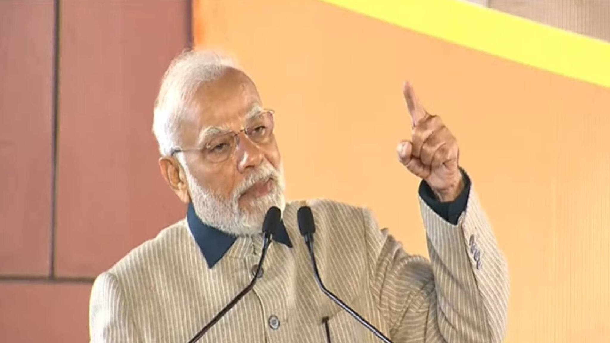 വാരണാസിയിലെ കുര്‍ഹുവ ഗ്രാമത്തെ ദത്തെടുത്ത് പ്രധാനമന്ത്രി; മോദി ഏറ്റെടുക്കുന്ന എട്ടാമത്തെ ഗ്രാമം