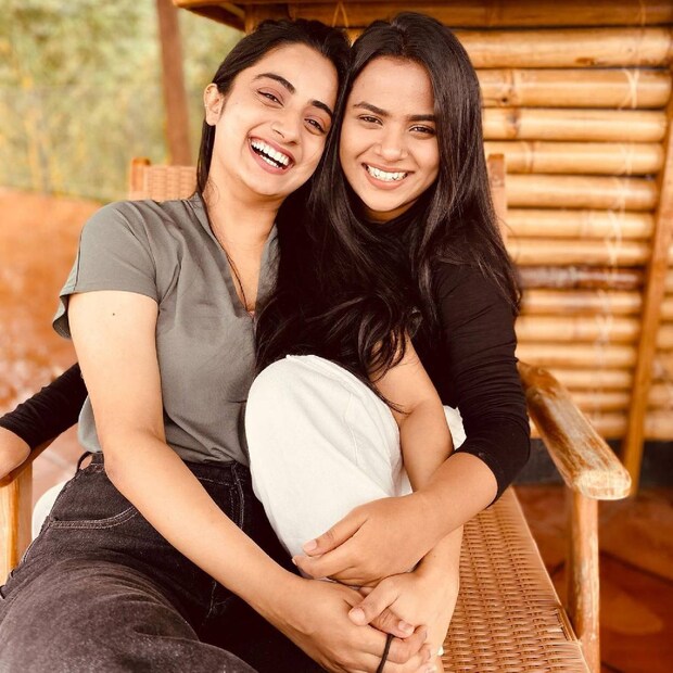  എനിക്ക് ഓർമയുള്ള കാലം മുതൽ യുകെയിൽ പോയി  ജീവിച്ചുകാട്ടുന്നതായിരുന്നു നിന്റെ സ്വപ്നം. എന്റെ കുഞ്ഞേ, നീ ആഗ്രഹിച്ച ജീവിതം തിരഞ്ഞെടുത്തതിനും ജീവിതത്തിലെ ഓരോ ചുവടും ജാഗ്രതയോടെ മുന്നോട്ടുവെക്കുന്നതിലും ഞാൻ അഭിമാനിക്കുന്നു