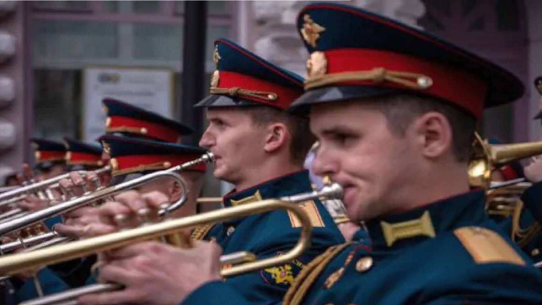 യുക്രൈയ്‌നിലെ യുദ്ധഭൂമിയിൽ റഷ്യയുടെ ഈ കലാകാരന്മാർ എന്തു ചെയ്യുകയാണ്