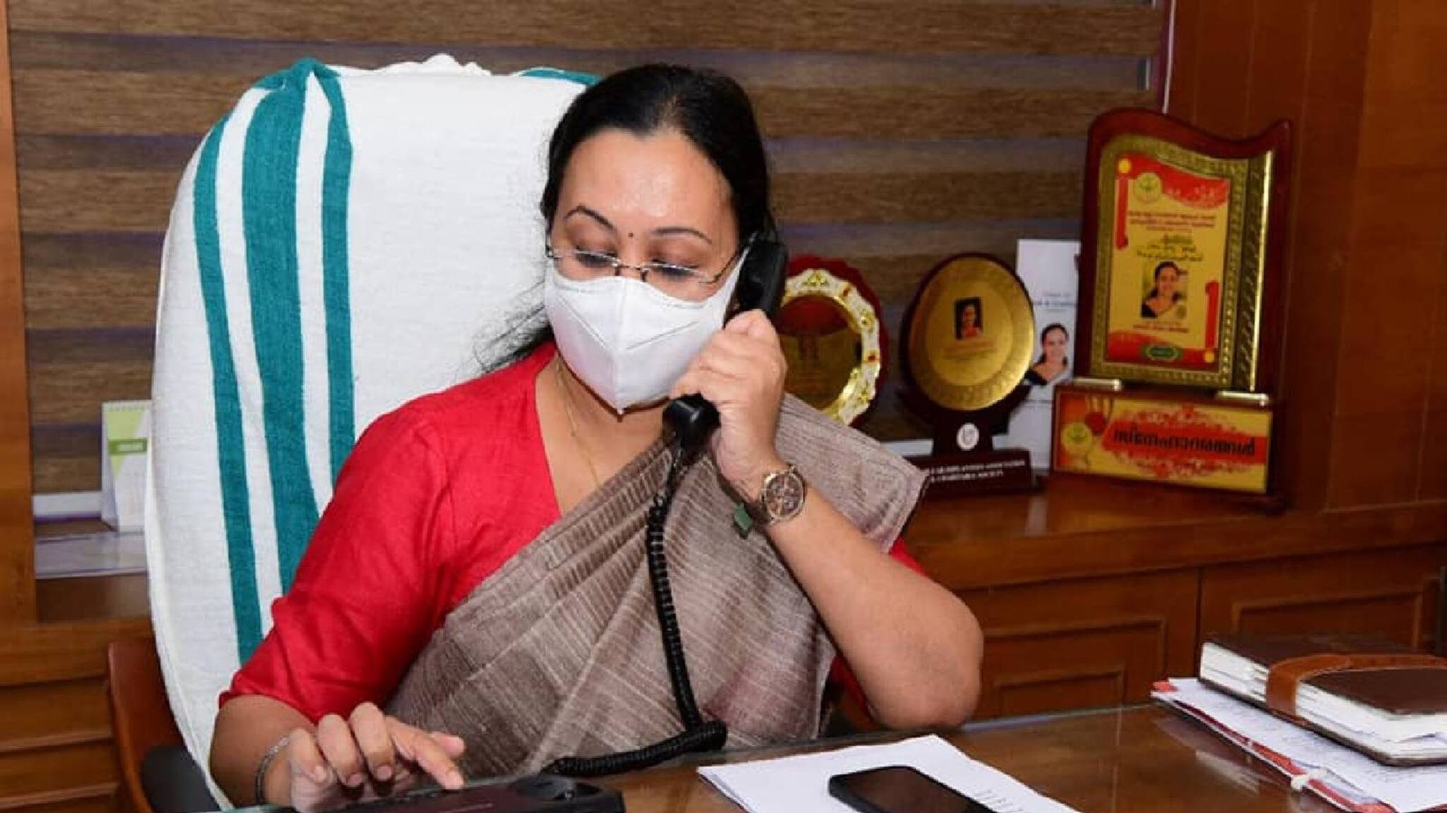 കോവിഡ് മുന്‍കരുതല്‍ ; ആശങ്ക വേണ്ട; മാസ്‌ക് കൃത്യമായി ധരിക്കണം,  ജില്ലകള്‍ക്ക് ജാഗ്രതാ നിര്‍ദേശം: ആരോഗ്യമന്ത്രി