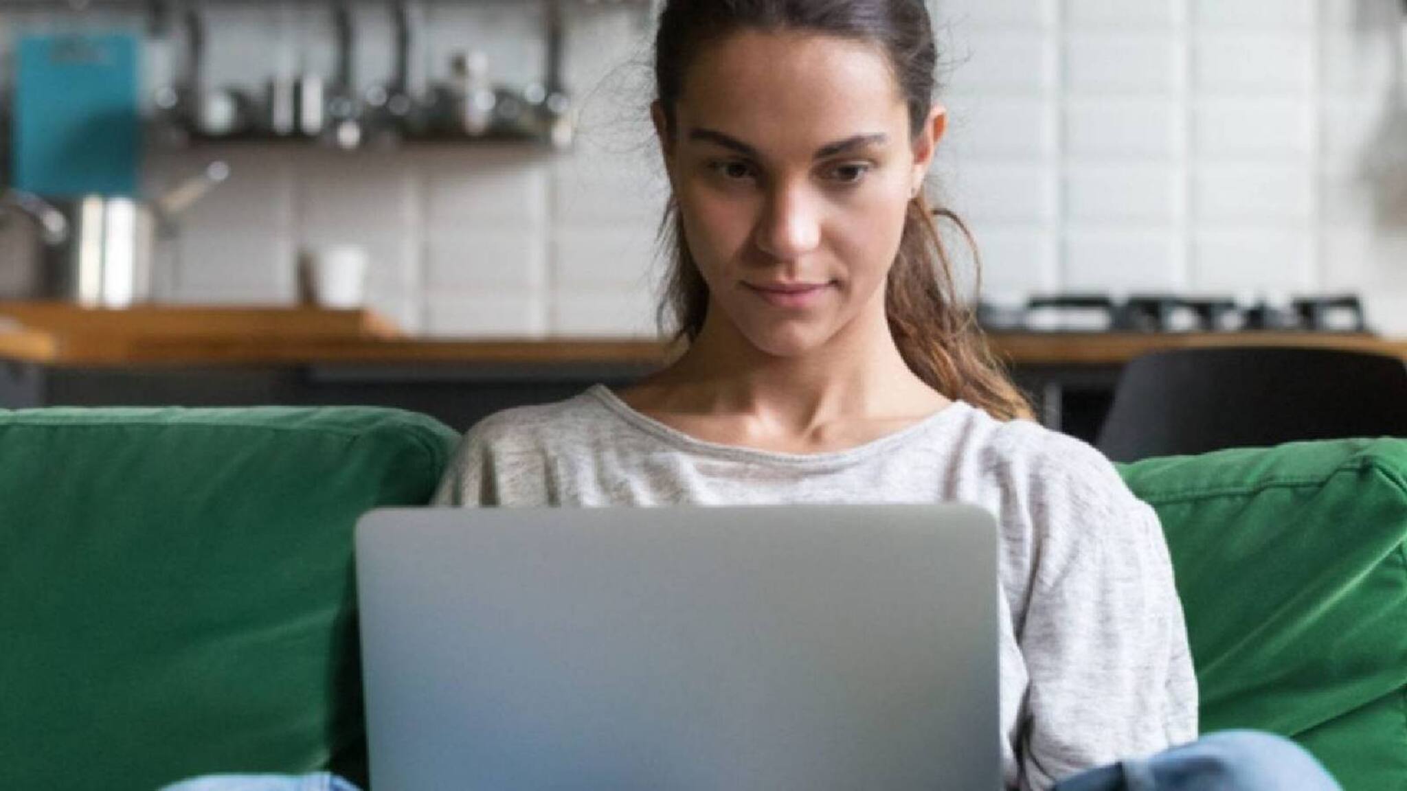 കോവിഡ് വ്യാപനം: വര്‍ക്ക്‌ ഫ്രം ഹോമിലേക്ക്  വിവിധ തൊഴില്‍ മേഖലകള്‍ മടങ്ങാനൊരുങ്ങുന്നതായി സൂചന