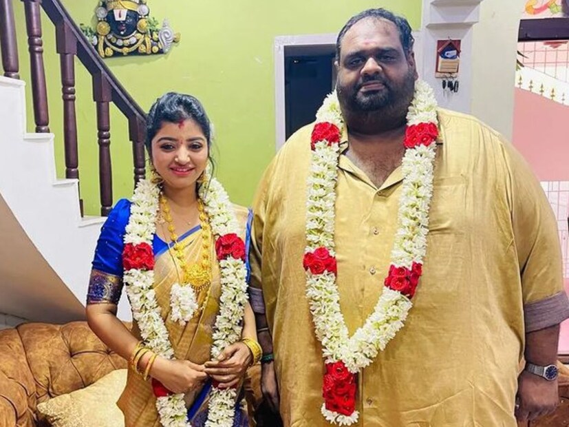  വിവാഹശേഷം മഹാലക്ഷ്മി ഒട്ടേറെ ചിത്രങ്ങൾ സോഷ്യൽ മീഡിയയിൽ പോസ്റ്റ് ചെയ്തിരുന്നു. തന്റെയും രവീന്ദറിന്റെയും ജീവിതത്തിലെ കൊച്ചുകൊച്ചു സന്തോഷങ്ങൾ കാണണമെങ്കിൽ മഹാലക്ഷ്മിയുടെ ഇൻസ്റ്റഗ്രാം പേജിൽ പോയാൽ മാത്രം മതിയാകും. ഇപ്പോൾ മഹാലക്ഷ്മി കിടപ്പറയിൽ നിന്നും പോസ്റ്റ് ചെയ്ത ചിത്രം ചർച്ചയാവുന്നുണ്ട് (തുടർന്ന് വായിക്കുക)